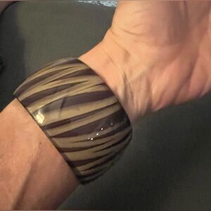 Lucite animal print bangle bracelet
